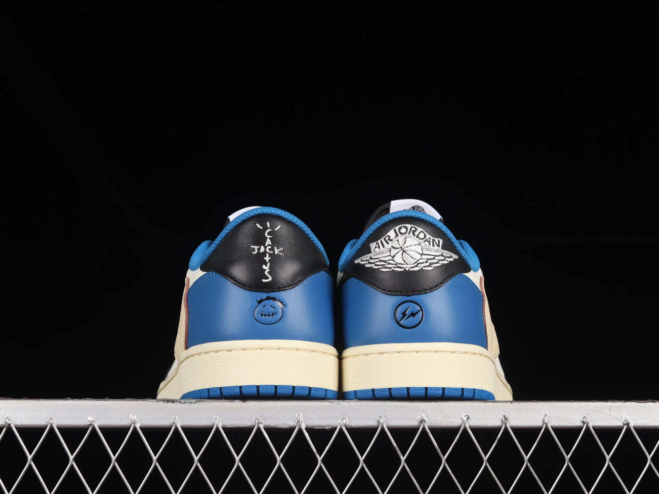 All categories Air Jordan Jordan series basketball shoes Air Jordan 1 Low LW version Travis Scott x Air Jordan 1 Low OG AJ1 Joe 1 Lightning overhead low top DM7866-140